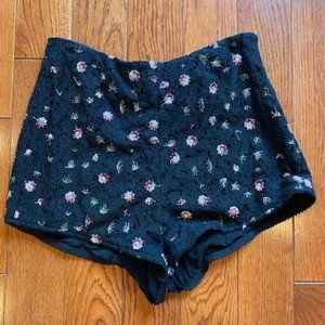 BLACK FLORAL HIGH WAIST SHORTS - HONEY PUNCH - S